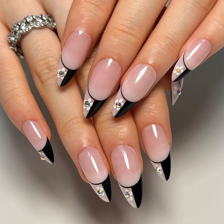 Artful nail art in elegant stiletto design Kalsten