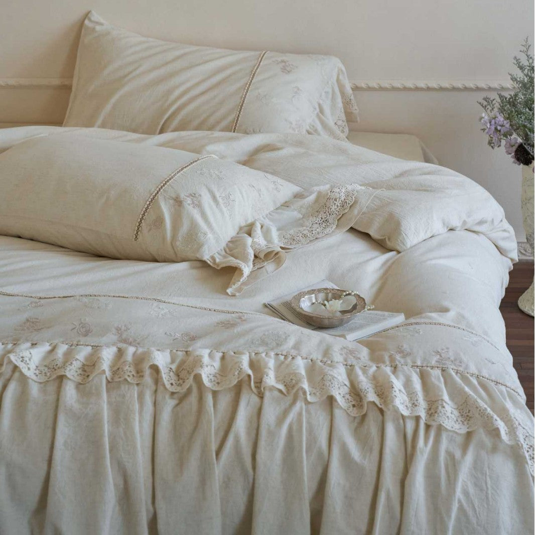 Luxurious cotton-linen bedding set with lace ruffle and floral embroidery