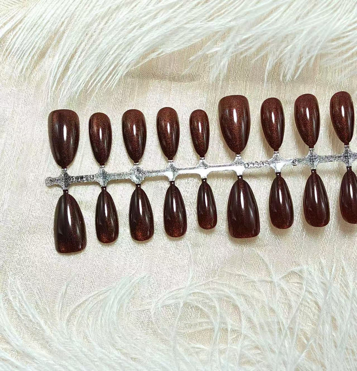 Artificial nails with shimmering shine Kalsten