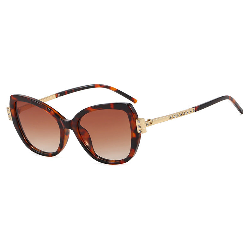 Women oversized sunglasses with protective UV filter and elegant accents Kalsten