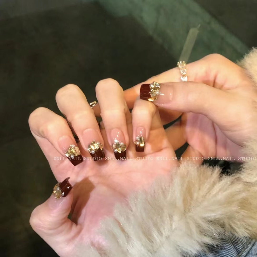 Premium Decorative Press-On Nail Set