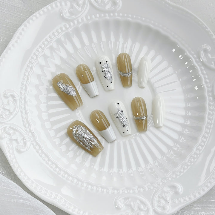 Artistic Press-On Nail Set with Metallic Accents