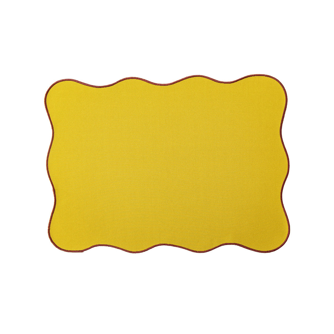 Table mat made of microfiber with wavy hem