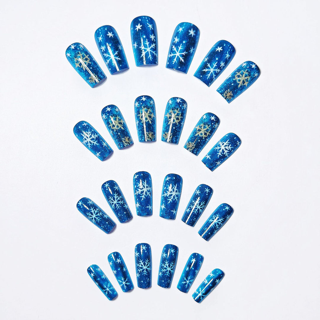 Festive Winter-Themed Glitter Nail Art Kalsten
