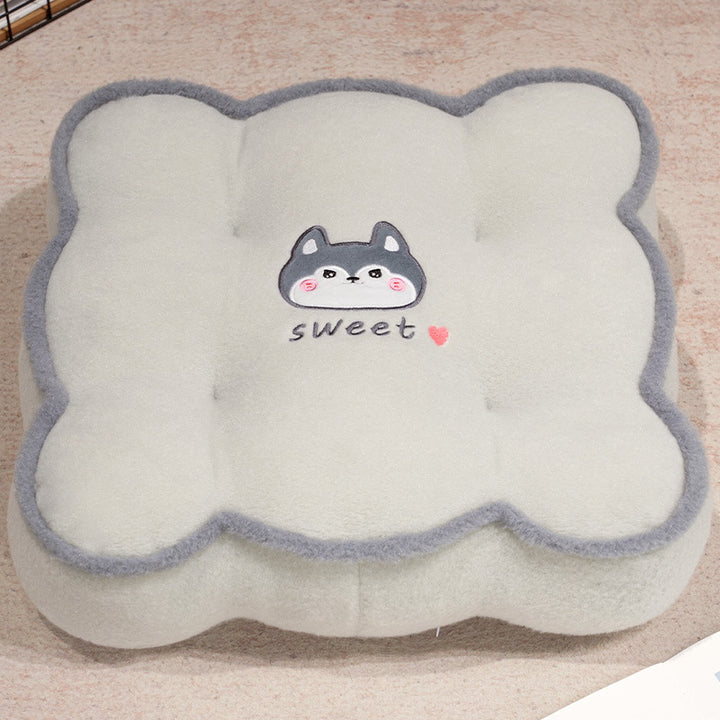 Plush pillow with animal-friendly design Kalsten