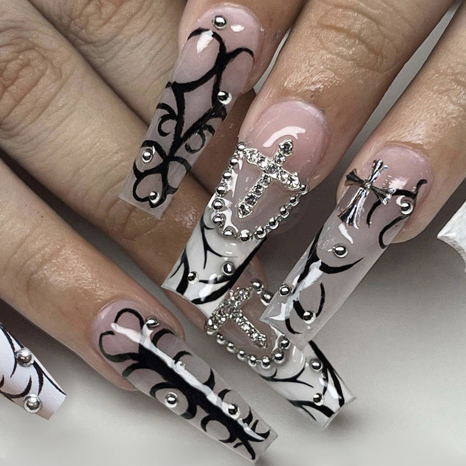 Artistic Press-On Nail Art Set with Intricate Engravings