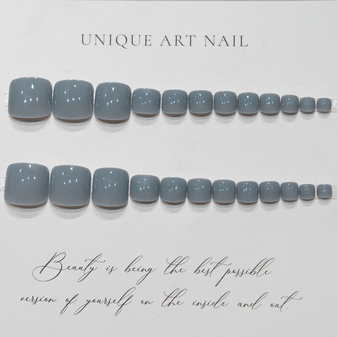 Chic Glossy Pedicure