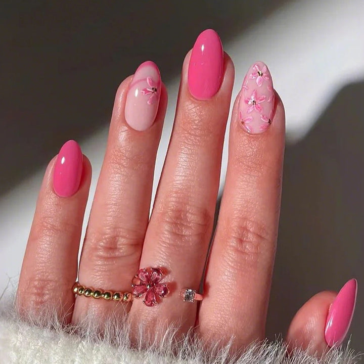 Artificial nail set with floral accents and elegant designs Kalsten