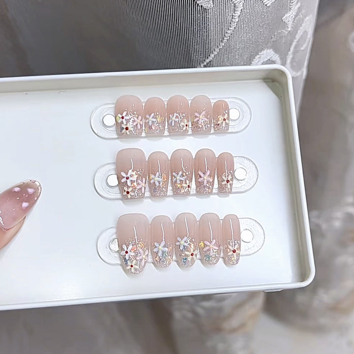 Floral-Inspired Decorative Press-On Nail Set Kalsten