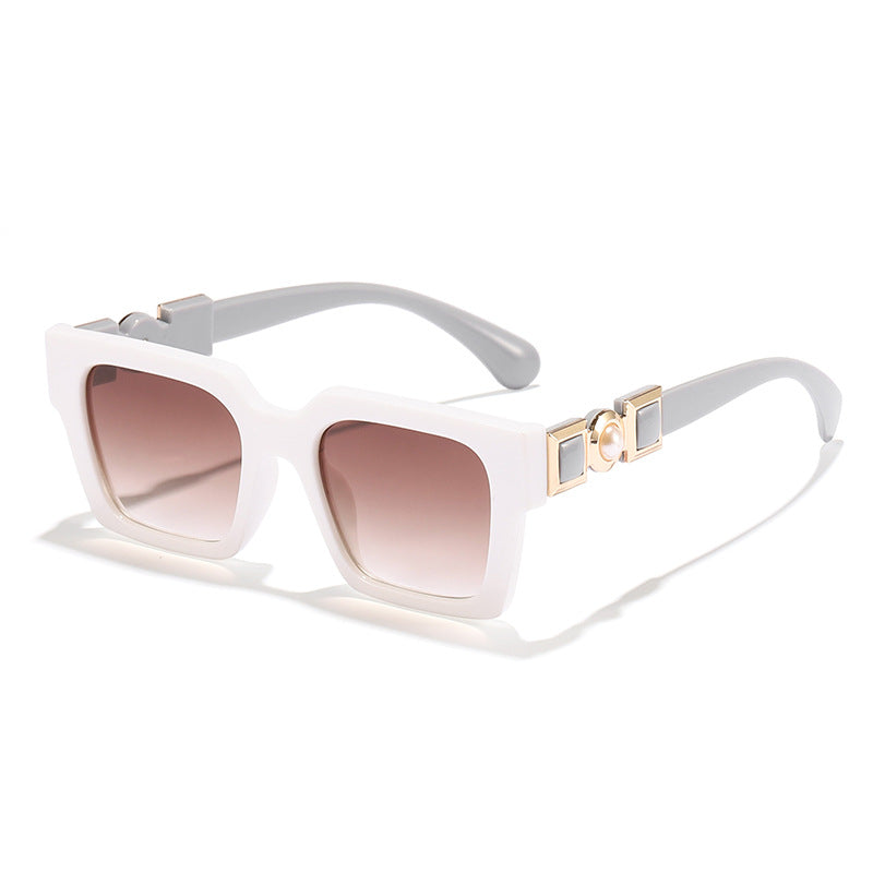 Women's fashionable sunglasses with glamorous frame Kalsten