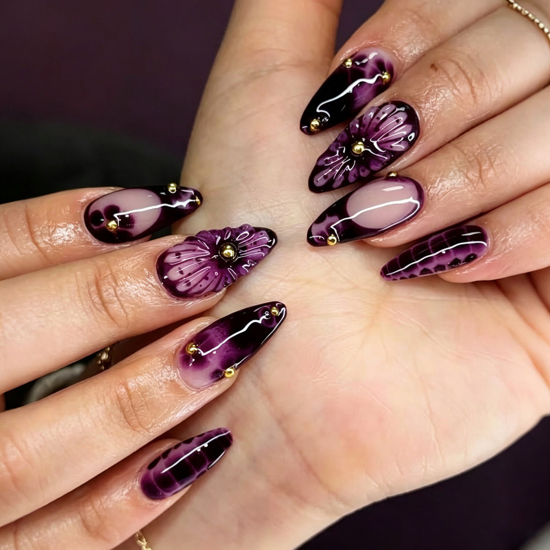 Decorative Press-On Nail Set with Artistic Design