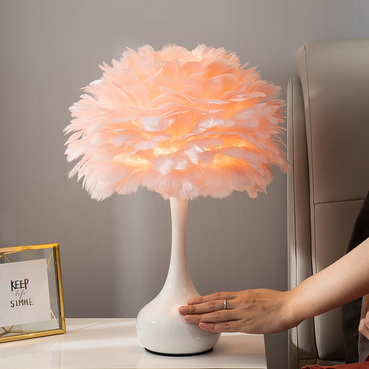 Decorative Feathered Table Lamp