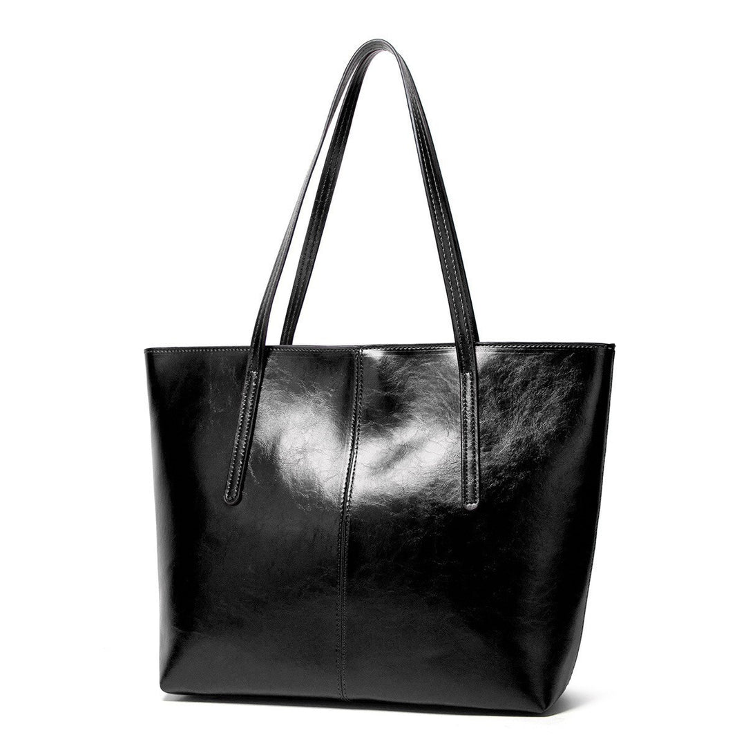 Elegant Handbag Made of High-Quality Leather Kalsten