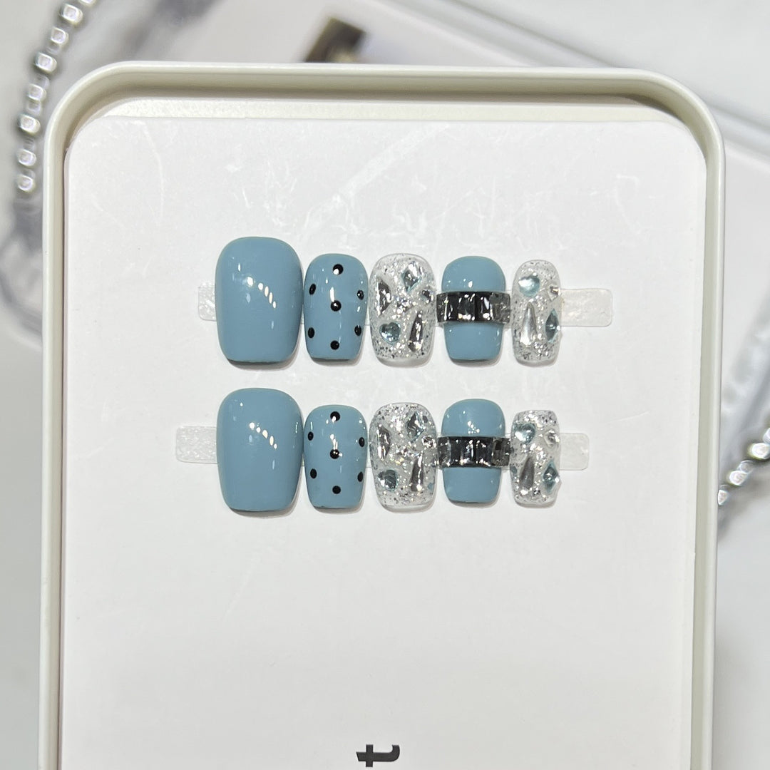 Decorative Press-On Nail Set with Glittery Accents Kalsten