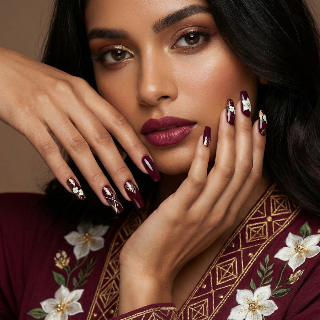 Trendy artificial nails with floral accents Kalsten