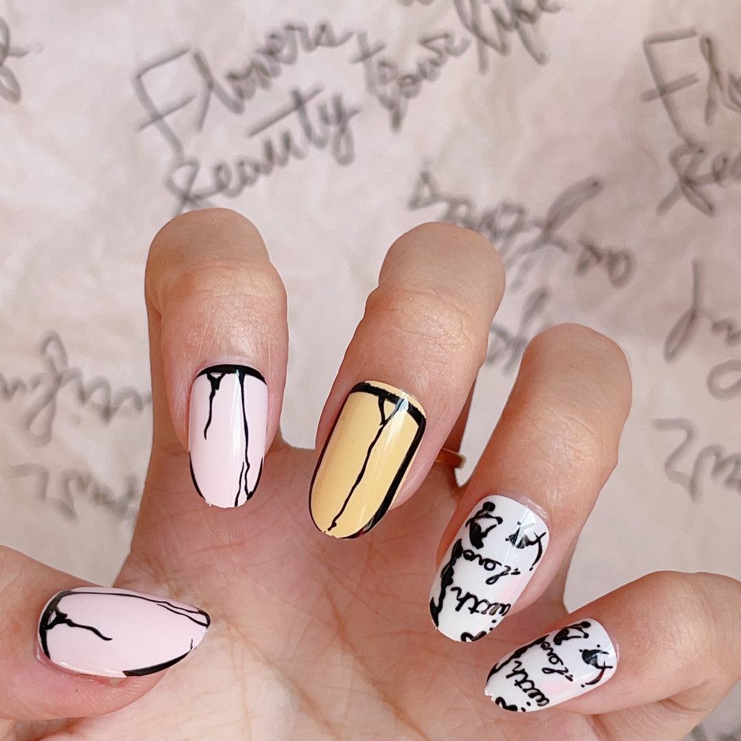Abstract Design Press-On Nail Set