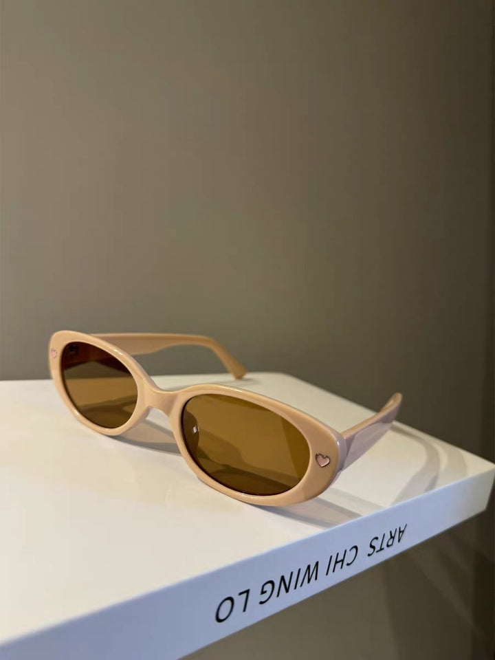 Fashionable Cat-Eye Sunglasses with Hearts Kalsten