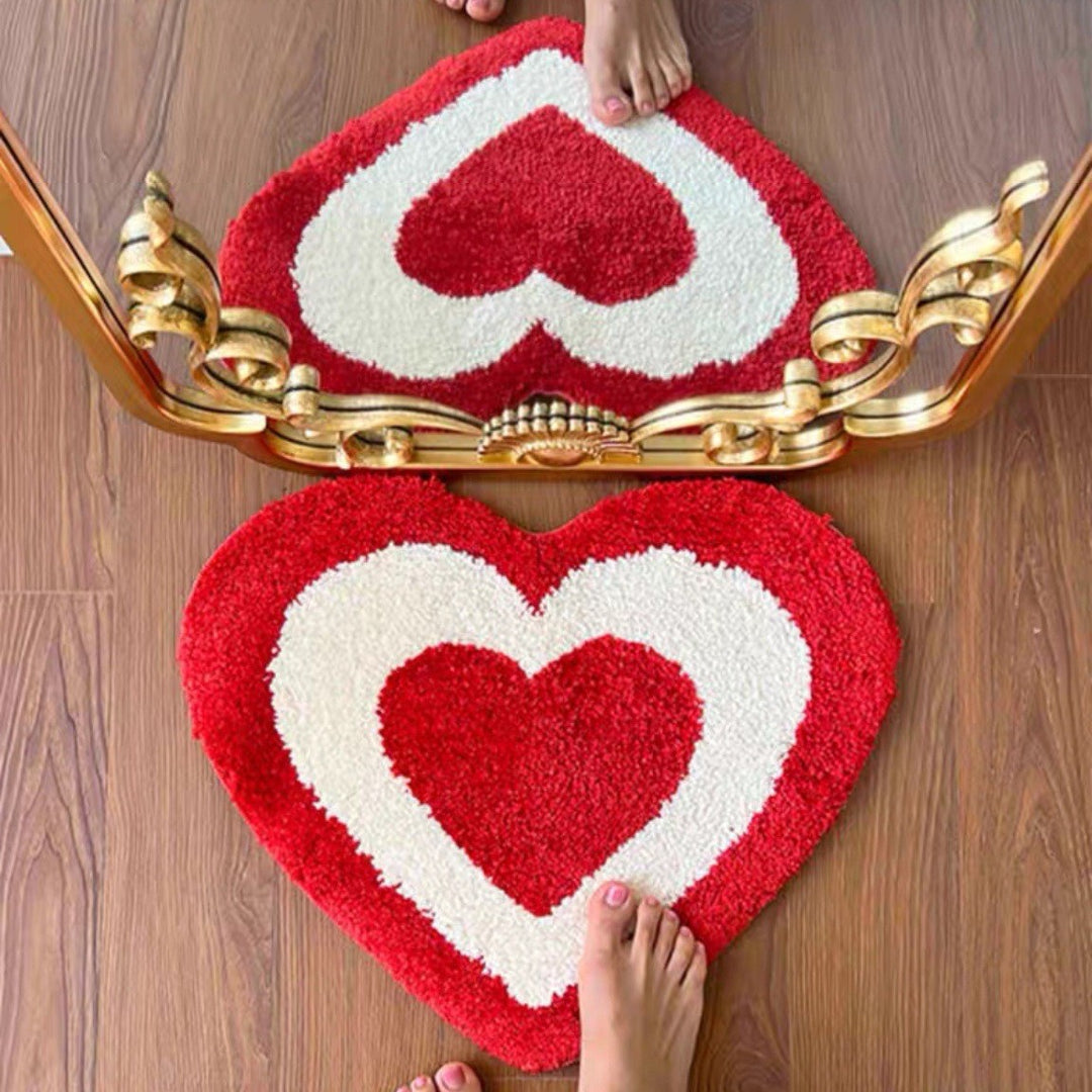 Heart-Shaped Plush Bath Mat Kalsten