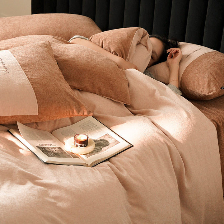 High-quality reversible duvet cover set made of cotton blend with velvet finish and concealed zipper