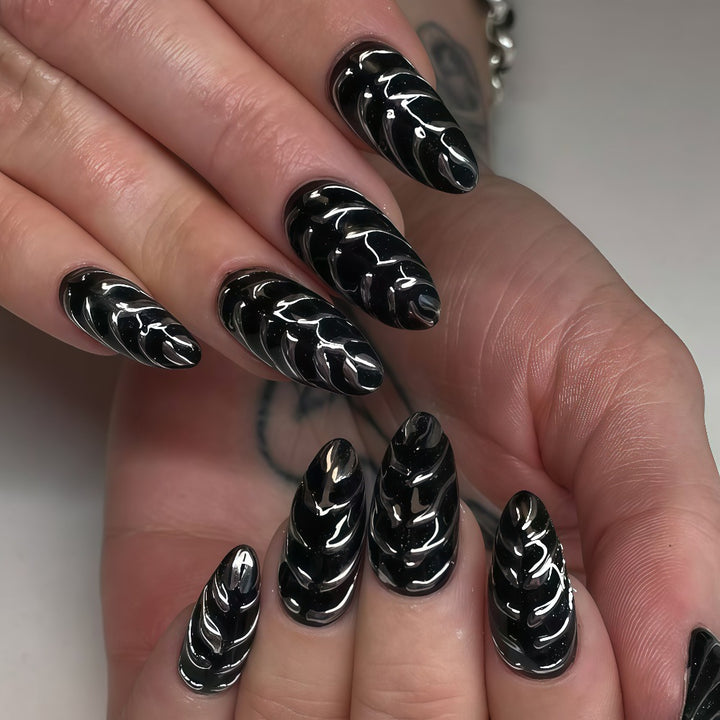 Stylish striped pattern artificial nails Kalsten