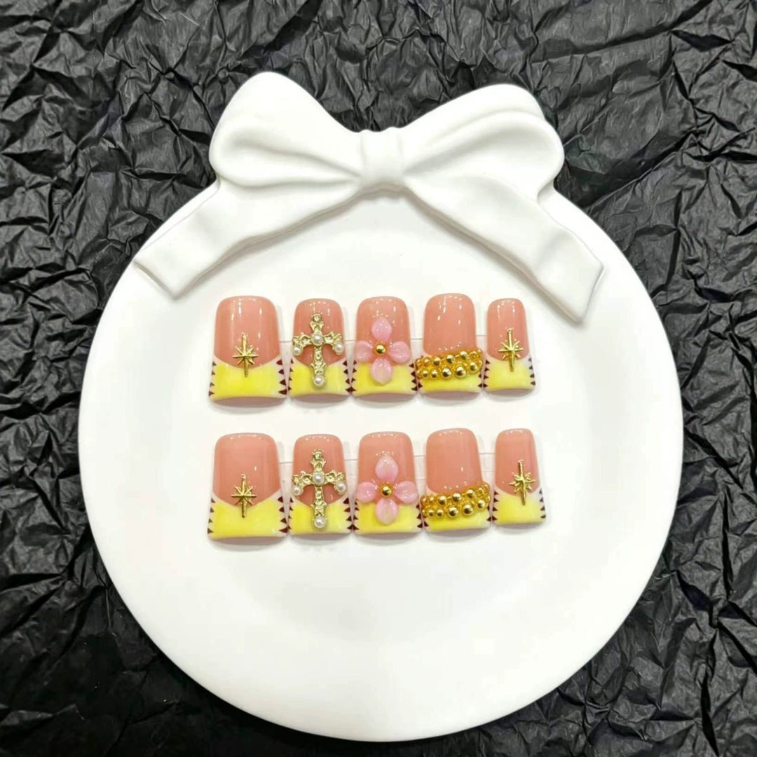 Artistic Press-On Nail Set with Decorative Floral and Gem Elements