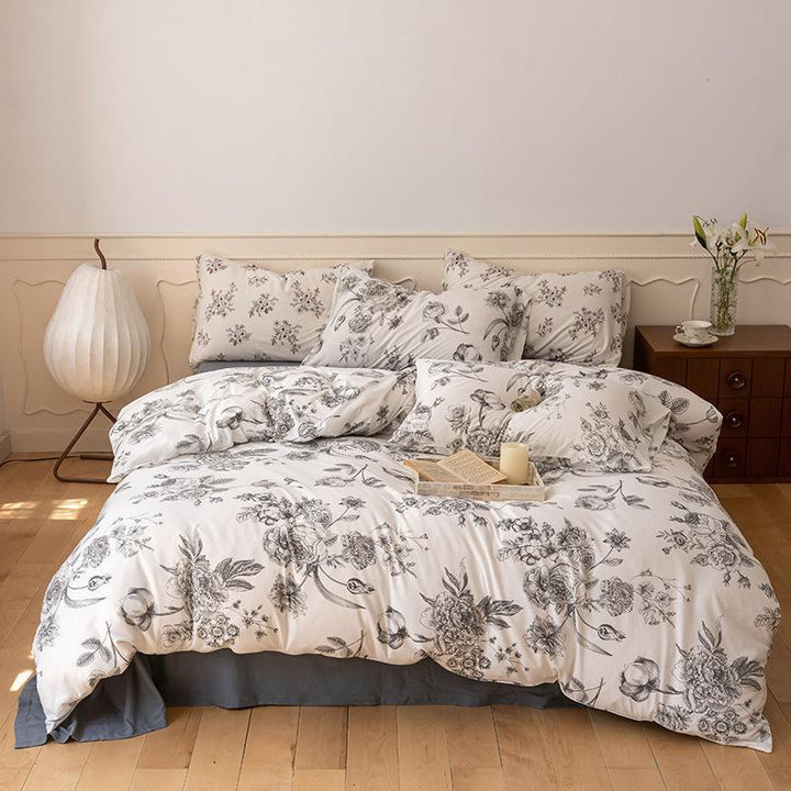 Quilted bedding set with floral vintage look and breathable cotton cover