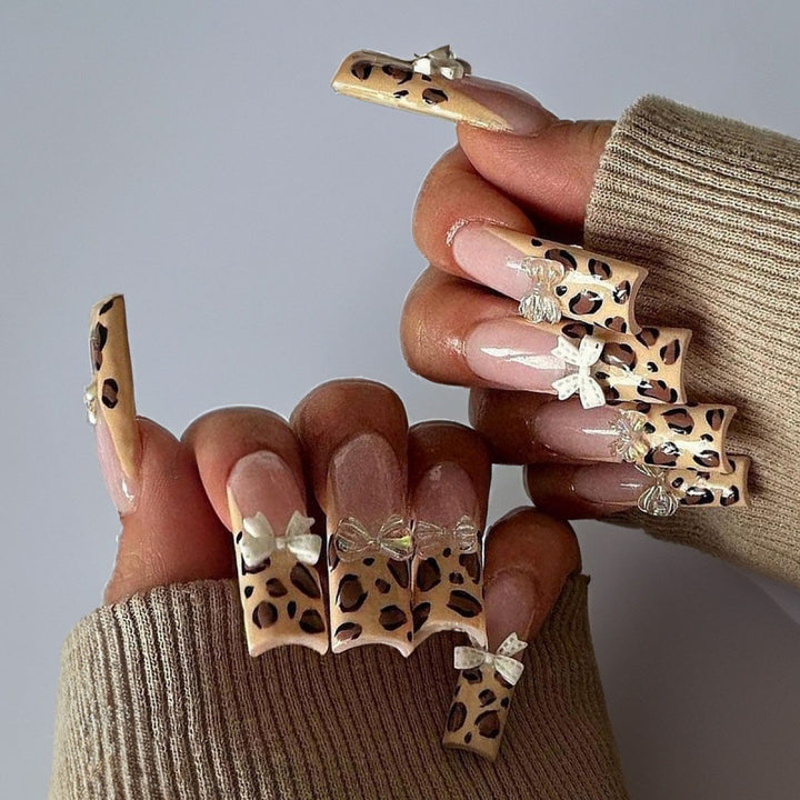 Elegant French Tip Press-On Nail Art Set