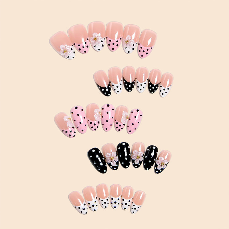Artful nail tips in elegant design Kalsten