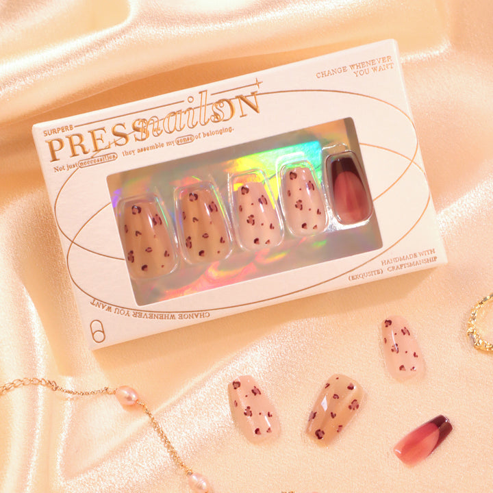 Artistic nail extensions with elegant glitter design Kalsten