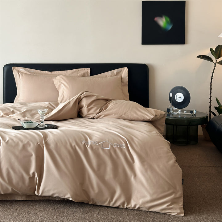 Modern cotton satin bed linen set with embroidered logo, extra soft hotel finish and zipper