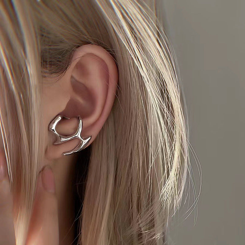 Elegant and Modern Stud Earrings Kalsten