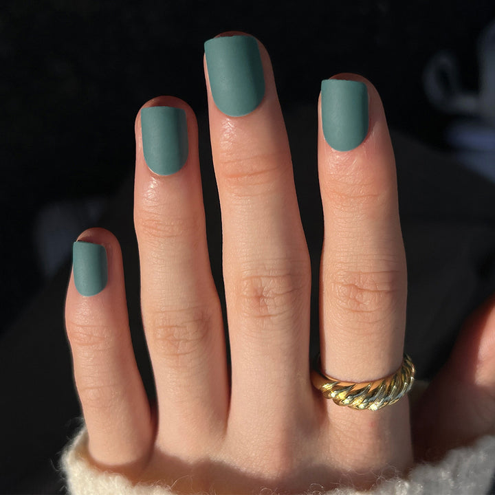 Artificial nail art with matte finish Kalsten