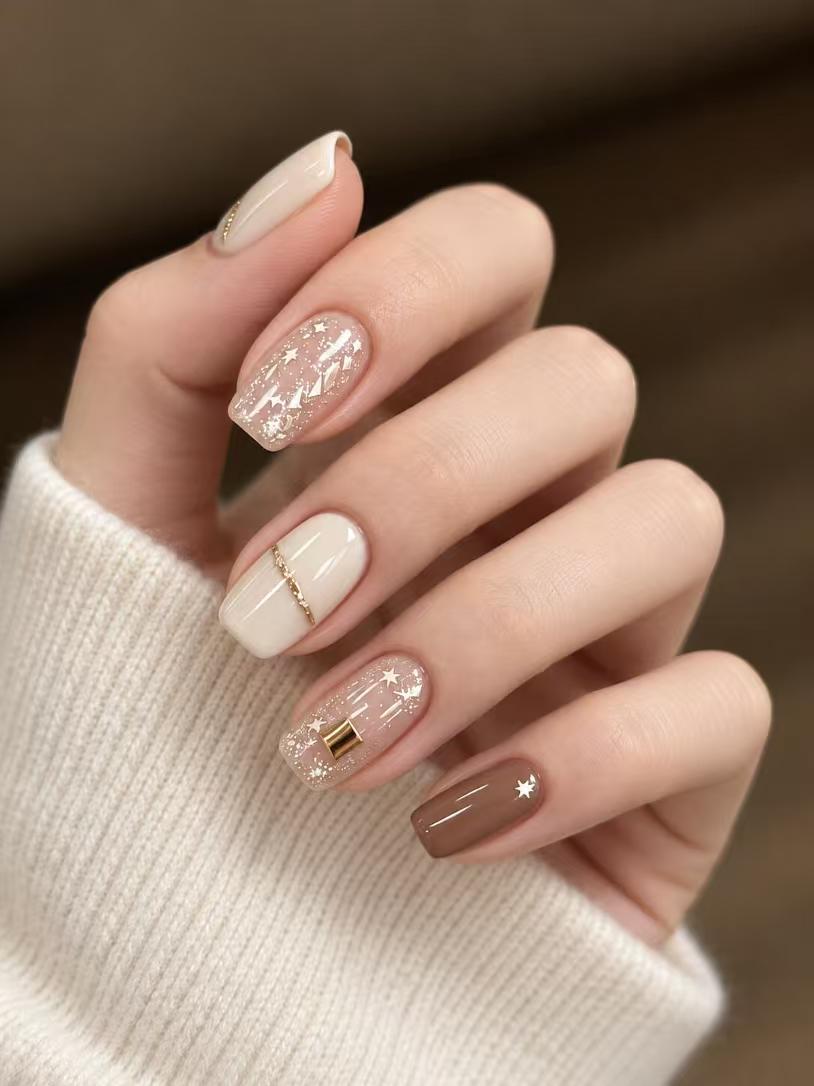 Decorative Press-On Nail Art Set