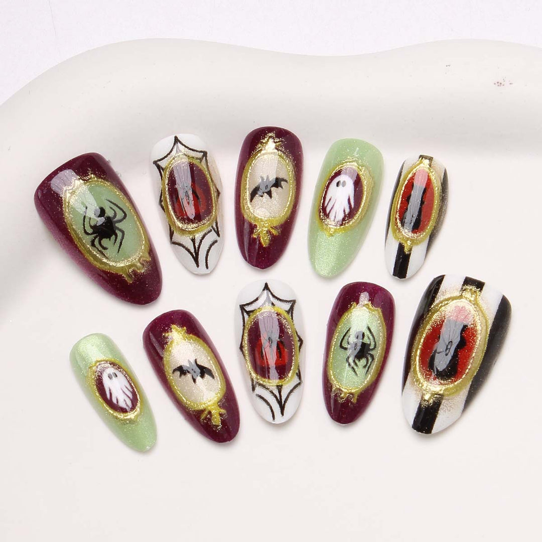 Holiday-Themed Press-On Nail Set Kalsten