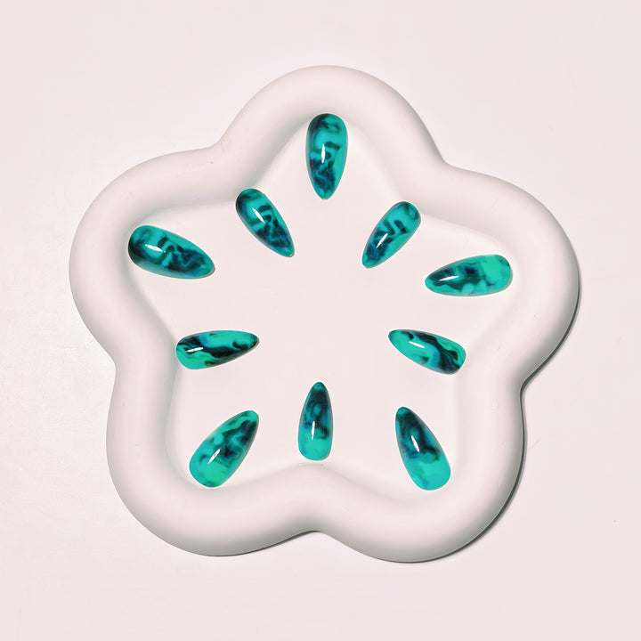 Artificial Nails in Modern Marble Effect Kalsten