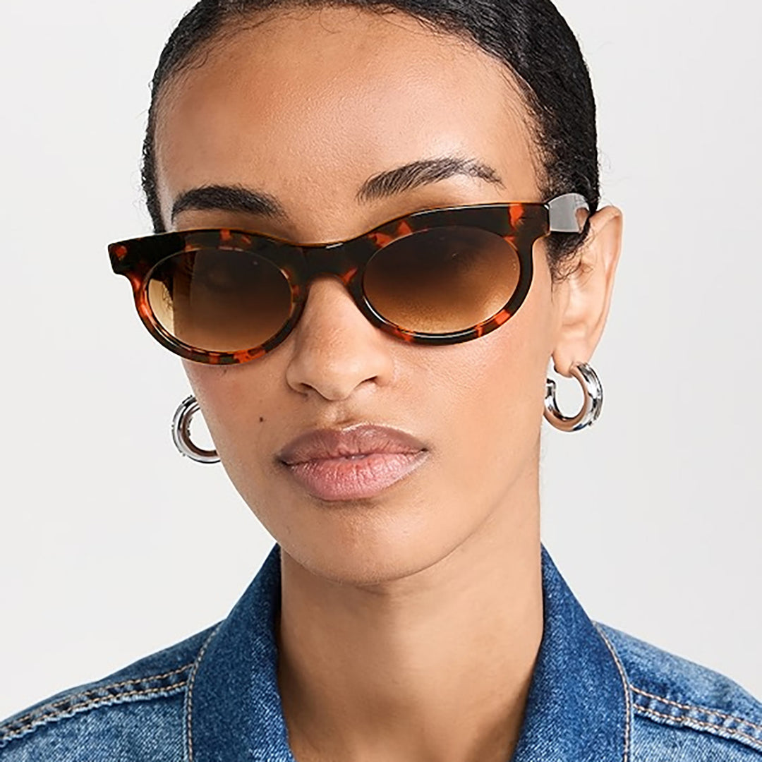 Women trendy sunglasses with stylish design made of durable plastic Kalsten