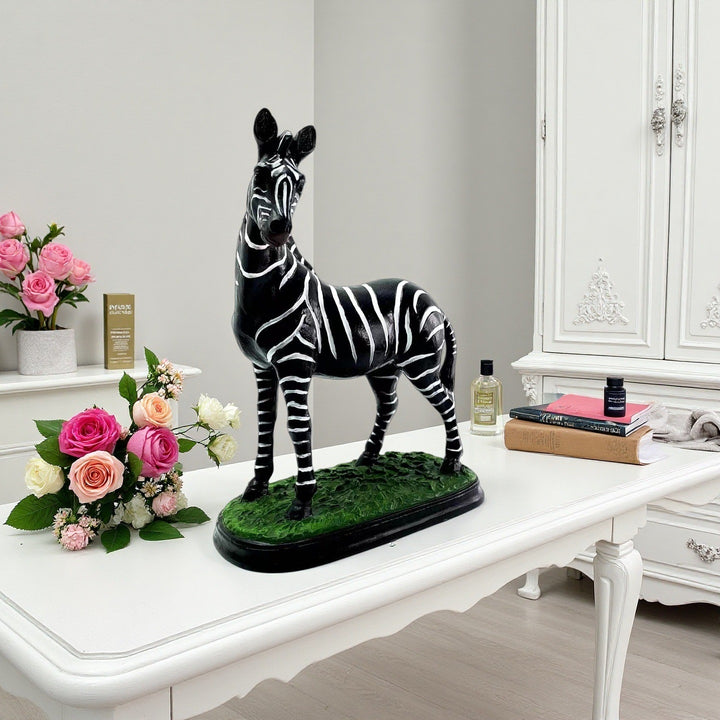 Decorative Zebra Figure Kalsten