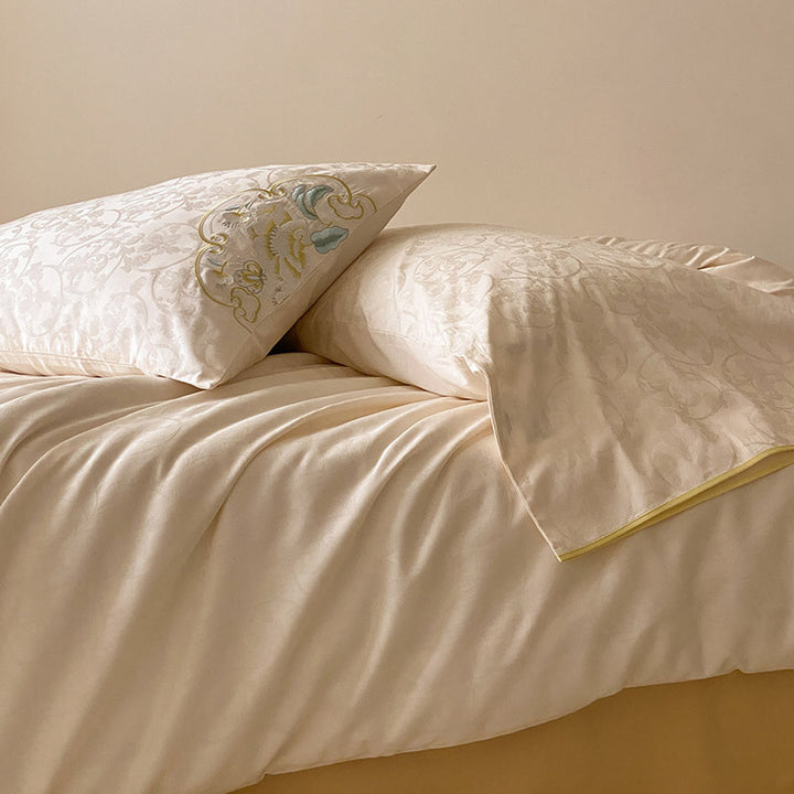 Luxurious jacquard bedding set made of cotton satin with comforter and embroidered pillowcases