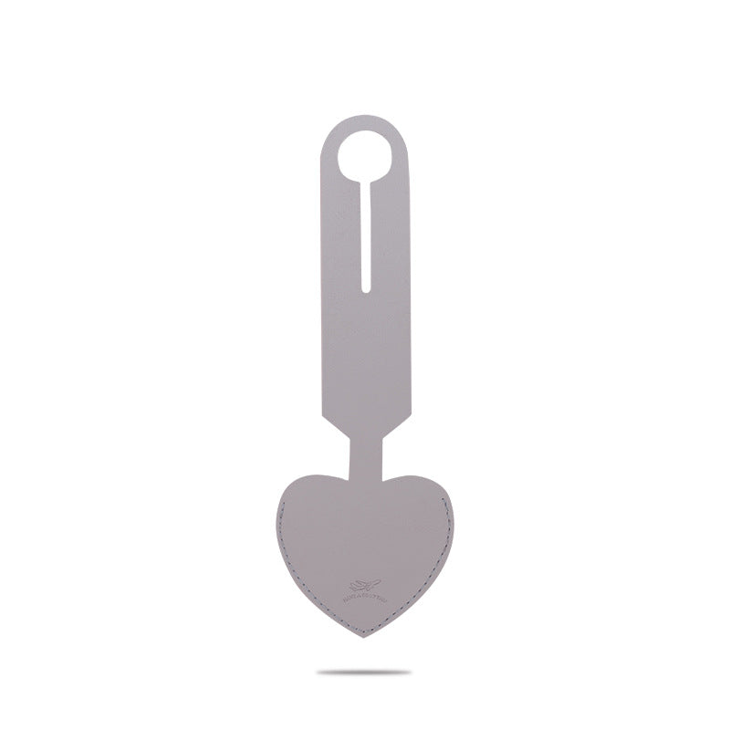 heart-shaped leather luggage tag with adjustable loop Kalsten