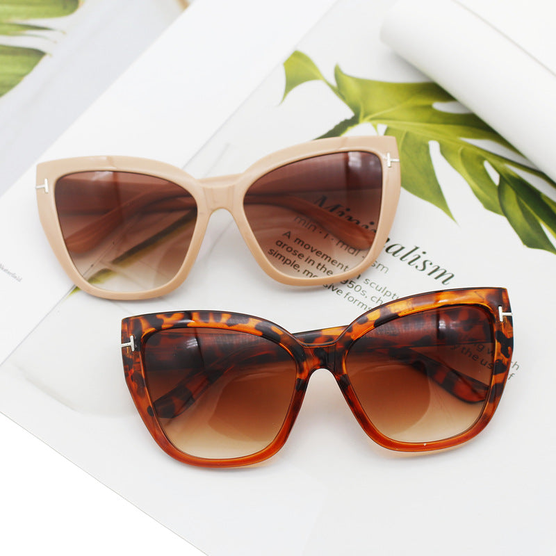 Women's Cat-Eye Sunglasses with Elegant Accents Kalsten