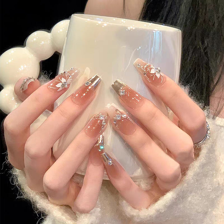 Artificial nails with elegant ombre look Kalsten
