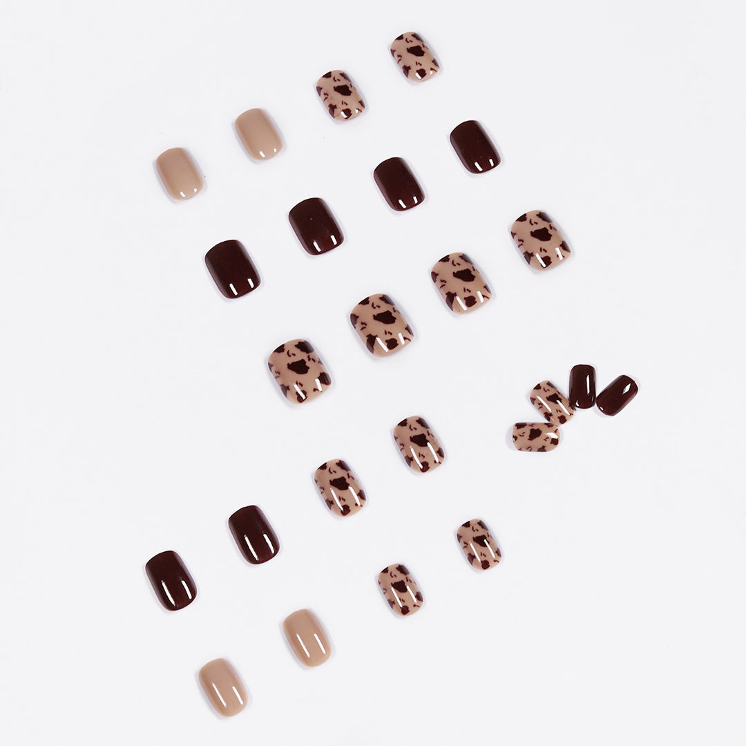 Exclusive nail art with animal pattern and shine Kalsten