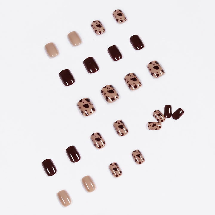 Exclusive nail art with animal pattern and shine Kalsten