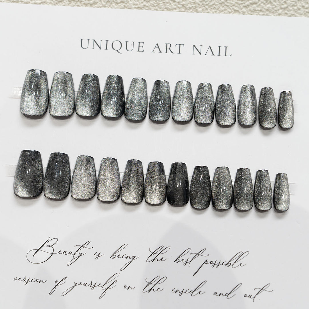 Press-On Nail Set with Metallic Finish