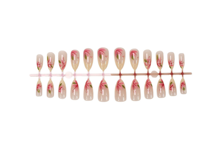 Artificial nails in elegant design Kalsten