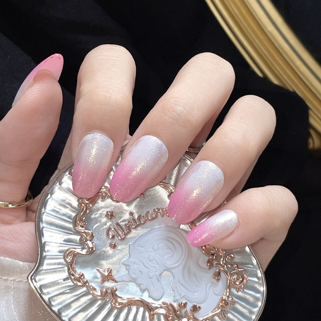 Artificial nails with glitter gradient and ombre effect Kalsten