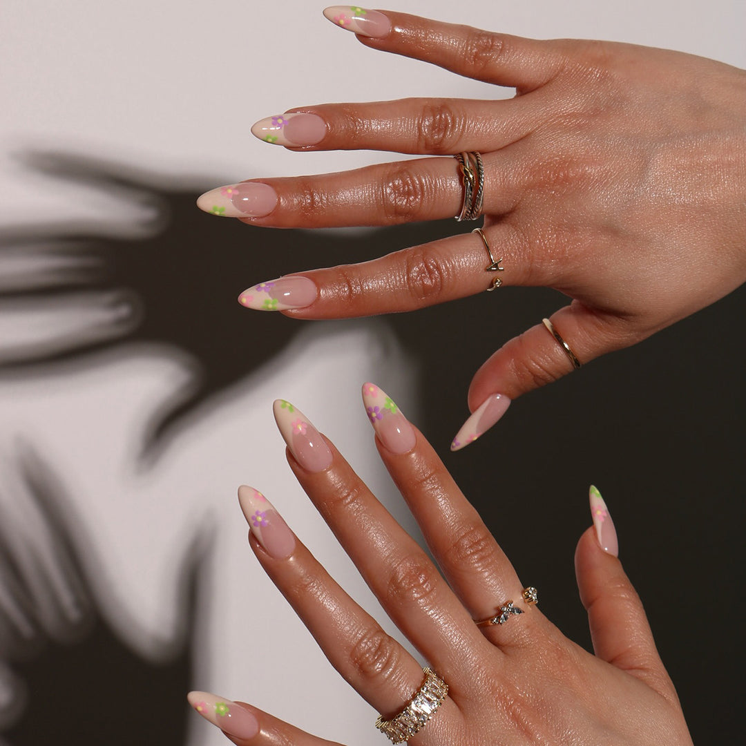 Floral Accent Press-On Nail Set