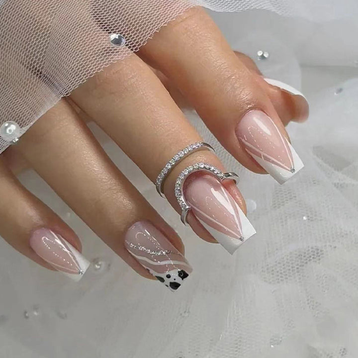 Artificial nail set with geometric accents and elegant design Kalsten