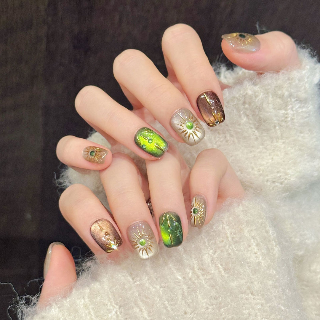 Artistic Press-On Nail Art Set with Nature-Inspired Designs