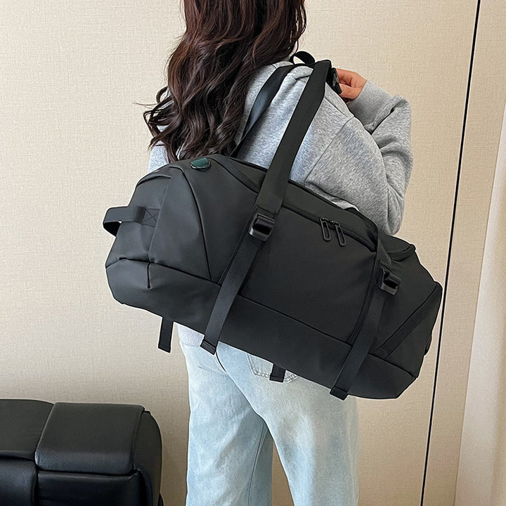 Sporty duffel bag with adjustable carrying system for active lifestyles Kalsten